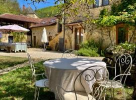 Les Paroules - Luxury Dordogne - Holiday Farmhouses., hôtel à Saint-Cybranet