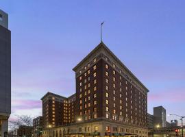 Hotel Fort Des Moines, Curio Collection By Hilton, хотел в Дес Мойнс