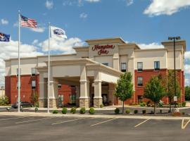 Hampton Inn Detroit Roseville, hotel con estacionamiento en Clinton