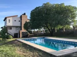 Hermosa casa con vista al lago