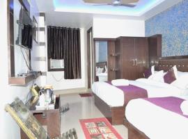 Blossom residency By Dolphin 500 Mtr Taj mahal, hotel v destinaci Agra