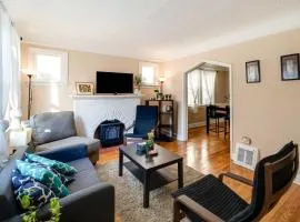 Ferndale Apartment with Yard - Near the Detroit Zoo!