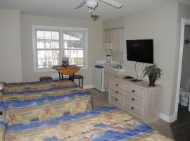 Brunswick Plantation Studio Home 407L with Onsite Golf Course and Pools studio, golf hotel in Calabash