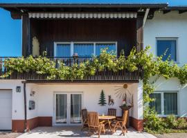 Haus Isele, hotel with parking in Urberg