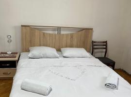 Guest House SAMAN, отель типа «постель и завтрак» в Гарни