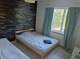 Rauhallinen kaksio, puusauna käytettävissä, pet-friendly hotel sa Varkaus