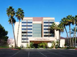 DoubleTree by Hilton Fresno Convention Center, hotel cerca de Estadio Selland Arena, Fresno