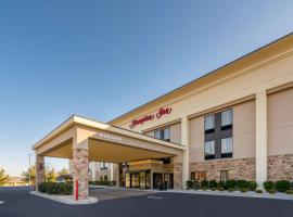 Hampton Inn Frostburg, готель з парковкою у місті Frostburg