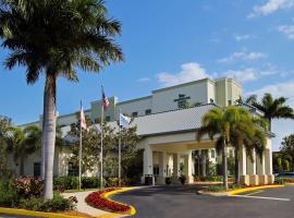 Homewood Suites by Hilton Fort Lauderdale Airport-Cruise Port, hotelli kohteessa Dania Beach lähellä maamerkkiä Fort Lauderdale-Hollywoodin kansainvälisen lentokentän rautatieasema