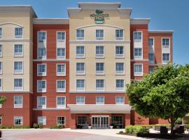 Homewood Suites Fort Wayne, hotel con estacionamiento en Fort Wayne