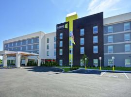 Home2 Suites by Hilton Queensbury Lake George, хотел в Куинсбъри