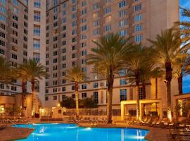 Hilton Grand Vacations Club Paradise Las Vegas，拉斯維加斯冒險屋馬戲團附近的飯店