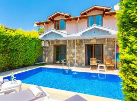 Villa Deniz Paradise โรงแรมที่มีสระว่ายน้ำในดาลยัน