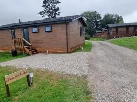 Peacock Lodge - Sleeps 4 - 2 Bedrooms