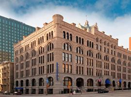 Hilton Garden Inn Milwaukee Downtown، فندق في ميلووكي