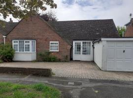 silver way, holiday home in Highcliffe