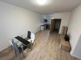 Apartman na Hlavnej ulici, Veľké Úľany, hotel with parking in Galanta