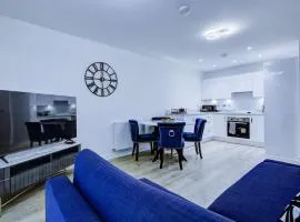 Brand New apartment next to Lakeside Shopping mall, Essex