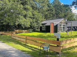 8 person holiday home in Ebeltoft, casa o chalet en Øksenmølle