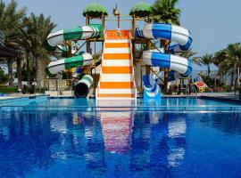 Radisson Blu Hotel & Resort, Sohar، فندق في صحار