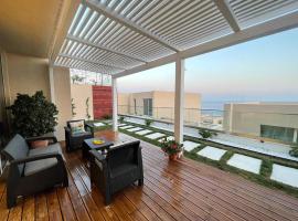 Villa Azure, hotel in Palasë