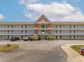Extended Stay America Select Suites - Columbia - Ft Jackson, hotel near Columbia Owens Downtown - CUB, Columbia