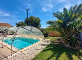 Nice Home In Sainte-gemme-la-plaine With Private Swimming Pool, Can Be Inside Or Outside, loma-asunto kohteessa Sainte-Gemme-la-Plaine