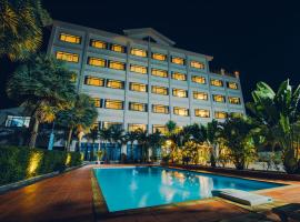 Sisombat Plaza Hotel, hotel in Vang Vieng