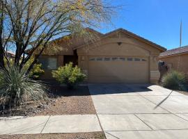 Lady T’s Serenity Getaway near TUS airport, holiday rental in Tucson