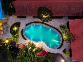 D&D riverside Homestay, hôtel avec piscine à Xuân Sơn