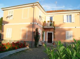 Il Melo Antico - appartamenti in villa d'epoca nel cuore del Monferrato, hotell sihtkohas Acqui Terme