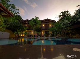Royal Lotus Villa - Full Villa Rate, hotel met parkeren in Unawatuna