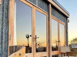 FreeFall Hut, hotel v destinaci Hastings