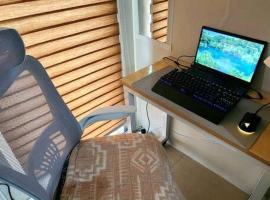 821 Field Res Condo by Bambie with 2 wifi，馬尼拉的飯店