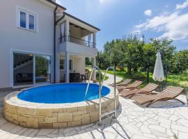 Holiday Home Casa Klementini by Interhome, hotel com estacionamento em Cerovlje