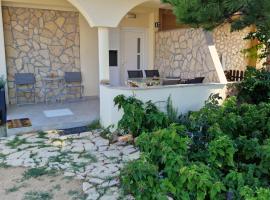 Apartman Stela, hotel in Nin