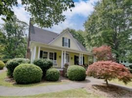 Bunny Hill Cottage, Hotel in Hot Springs