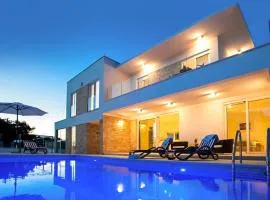 Villa Crystal Blue