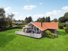 Nice Home In Sydals With Sauna, atostogų namelis mieste Skovby