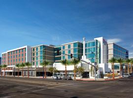 Hilton Garden Inn San Diego Downtown/Bayside, CA, hotel with jacuzzis in San Diego