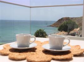 MC Suites Burgau with amazing front sea view, apartamento en Burgau