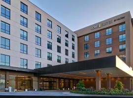 Home2 Suites By Hilton Anaheim Resort, отель в Анахайме, рядом находится Парк развлечений «Диснейленд»