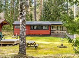 8 person holiday home in Rejmyre-By Traum, hotel in Rejmyre