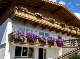 Gruppenhaus Alpenglück, casa o chalet en Kirchdorf in Tirol