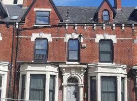 Exclusive Self-contained flat in Middlesbrough، فندق في ميدلسبرو