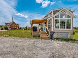 Tiny Charmer, hotel sa Hendersonville