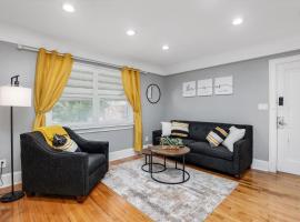 Modern & Cozy East Side Gem ~ Queen Beds ~ Parking