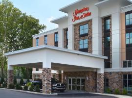 Hampton Inn & Suites Philadelphia/Media, hotel dengan parking di Media