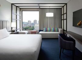 DoubleTree By Hilton Montreal, hotel en Montreal