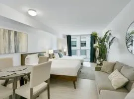 Glam Studio: Sleeps 4 x Pool x Gym x Parking